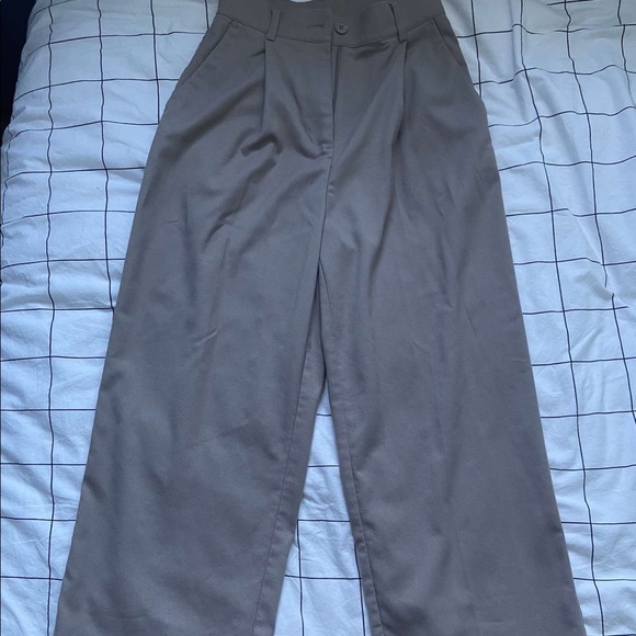 PORTED PLEATED STRAIGHT PANT | DYNAMITE - Picture 2 of 3